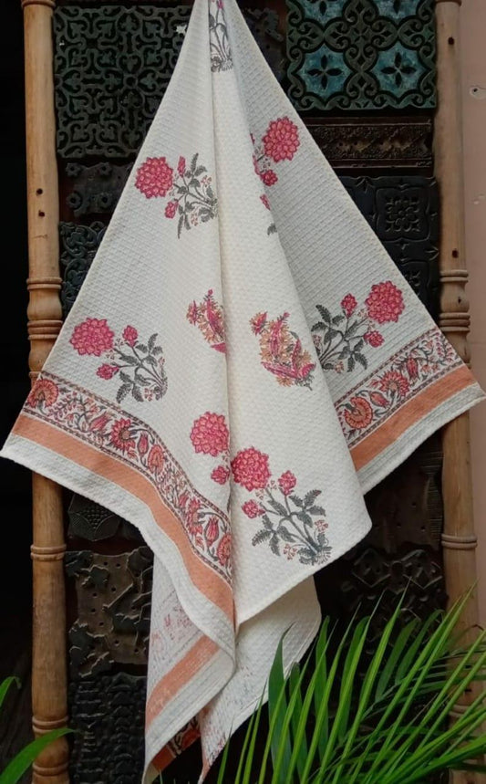 Unisex Multi Printed Bath Towel (white & flower design)